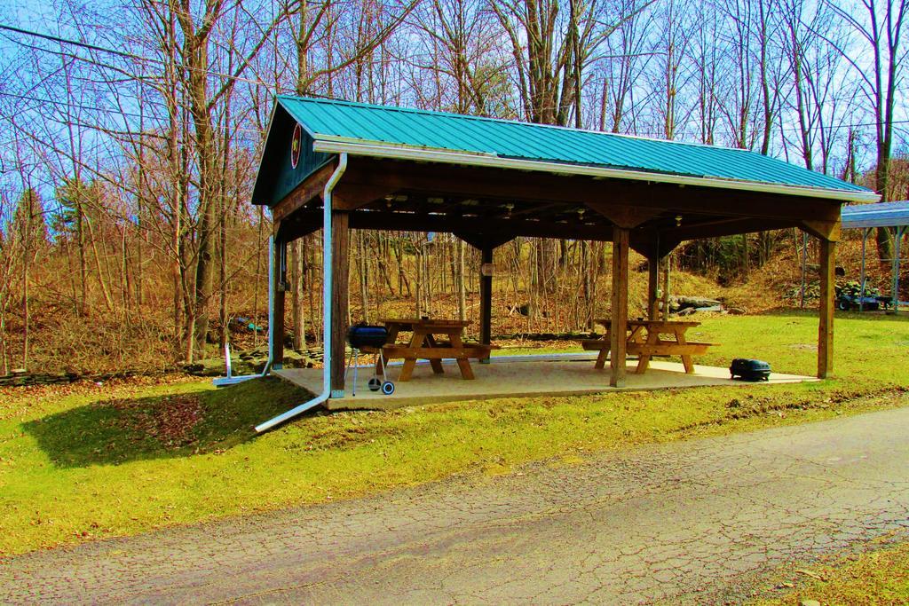 Crystal Springs Inn And Suites Towanda Экстерьер фото