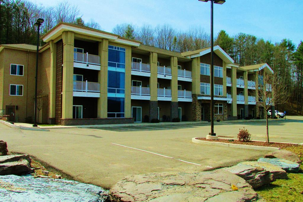 Crystal Springs Inn And Suites Towanda Экстерьер фото
