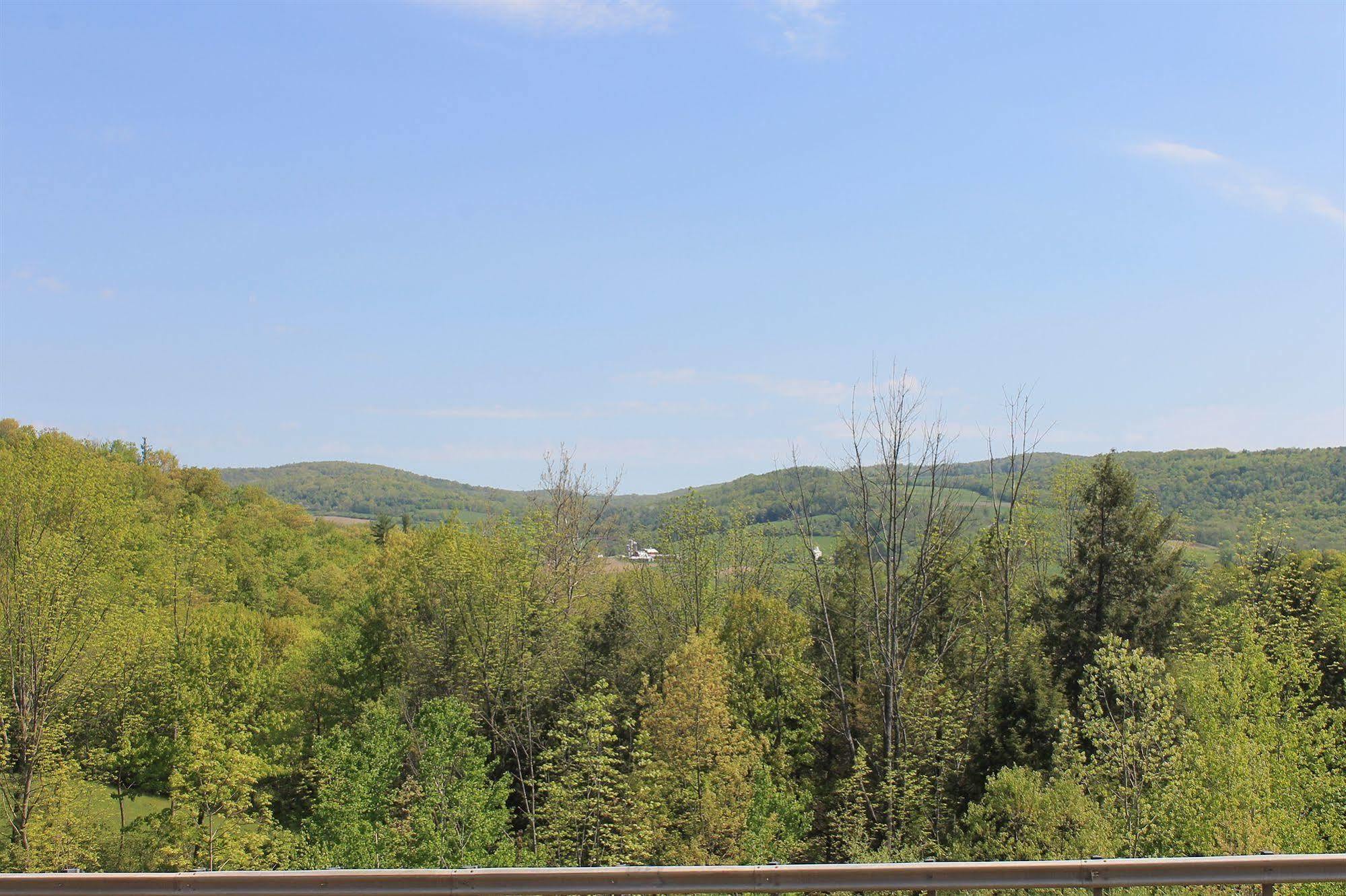 Crystal Springs Inn And Suites Towanda Экстерьер фото