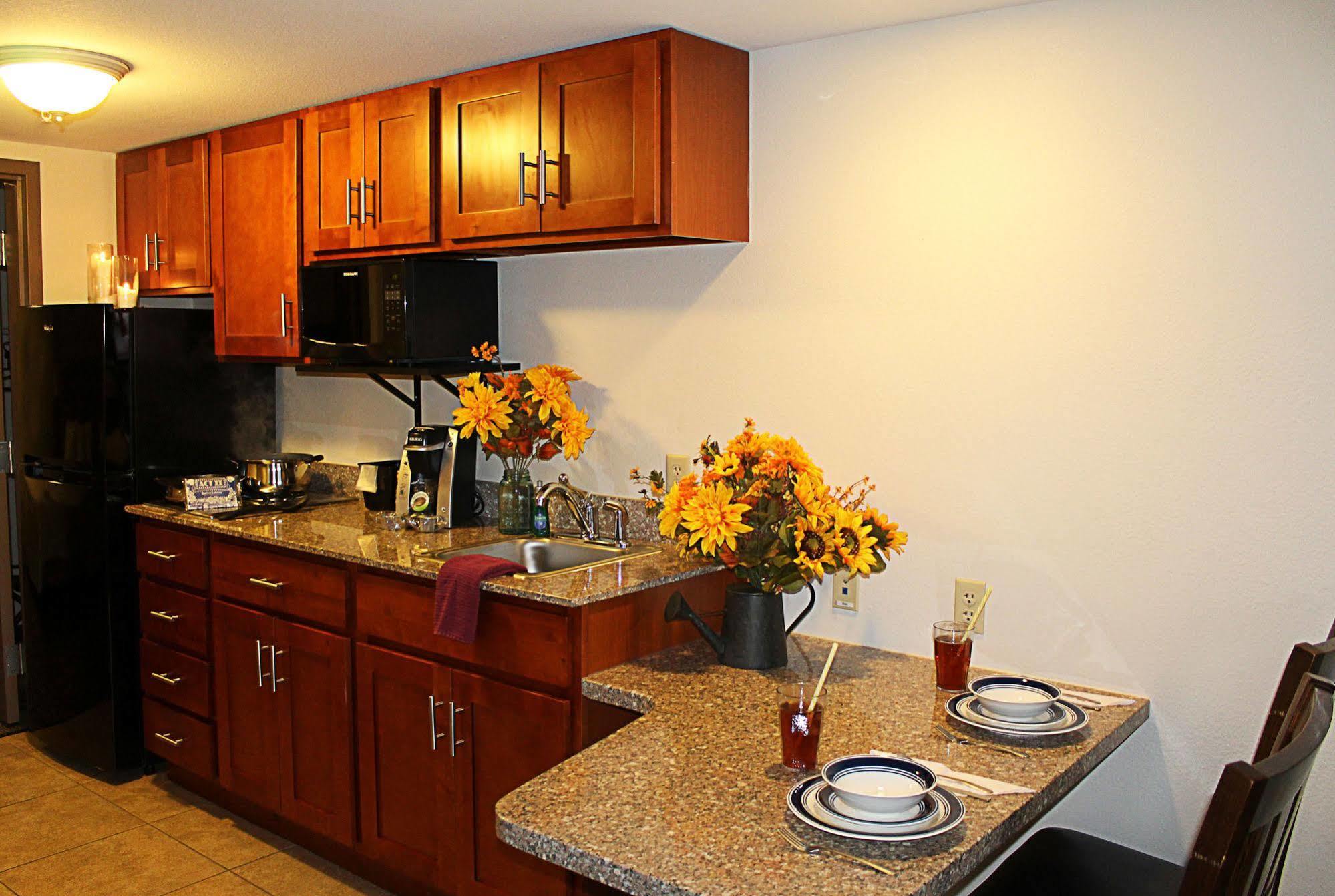 Crystal Springs Inn And Suites Towanda Экстерьер фото