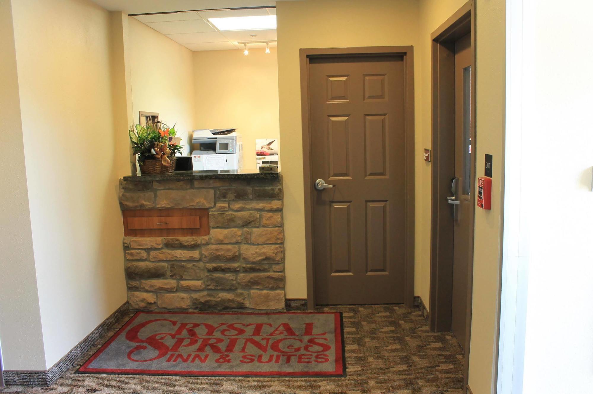 Crystal Springs Inn And Suites Towanda Экстерьер фото